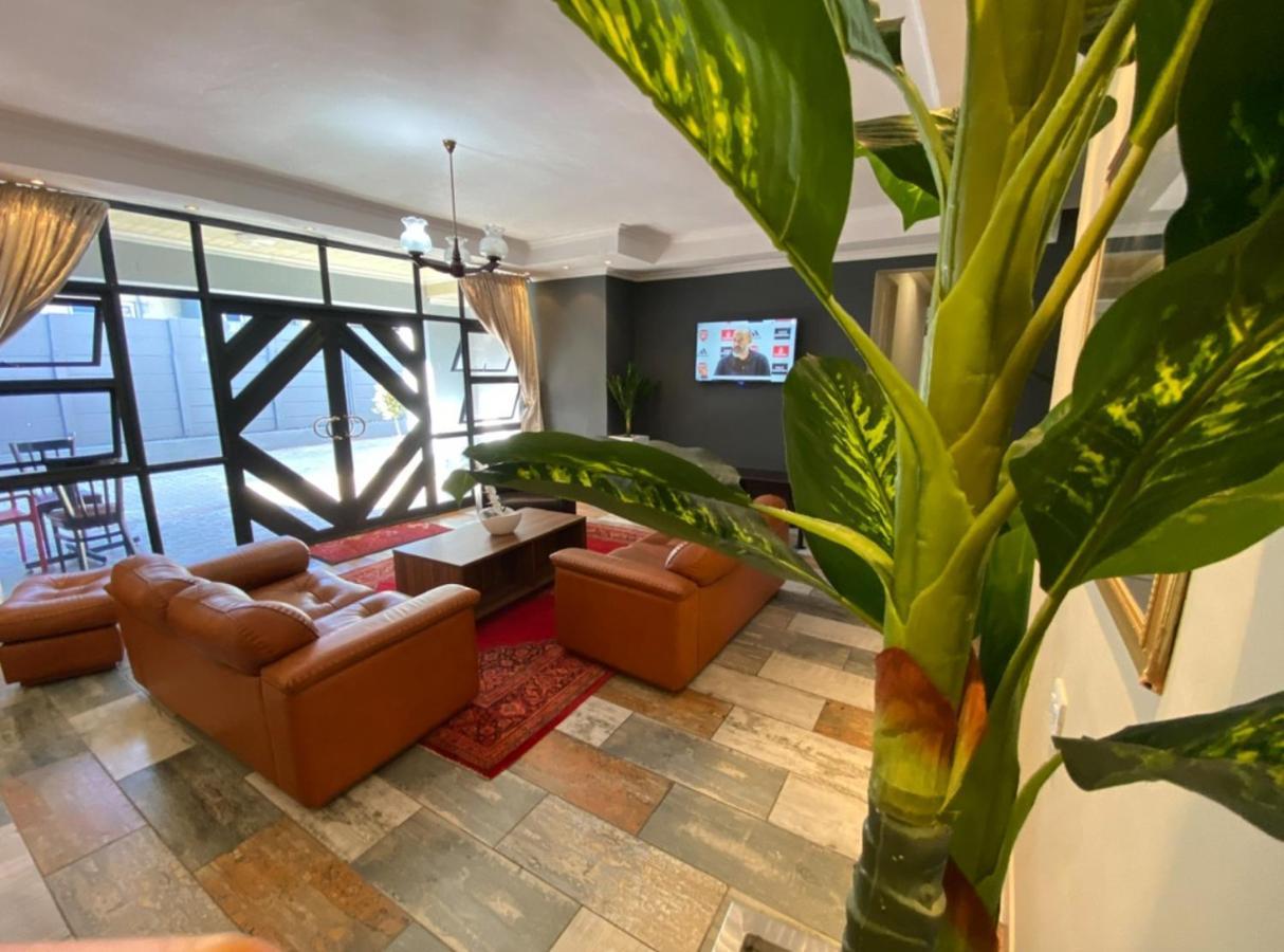 בלוויל Victoria Guest Lodge מראה חיצוני תמונה