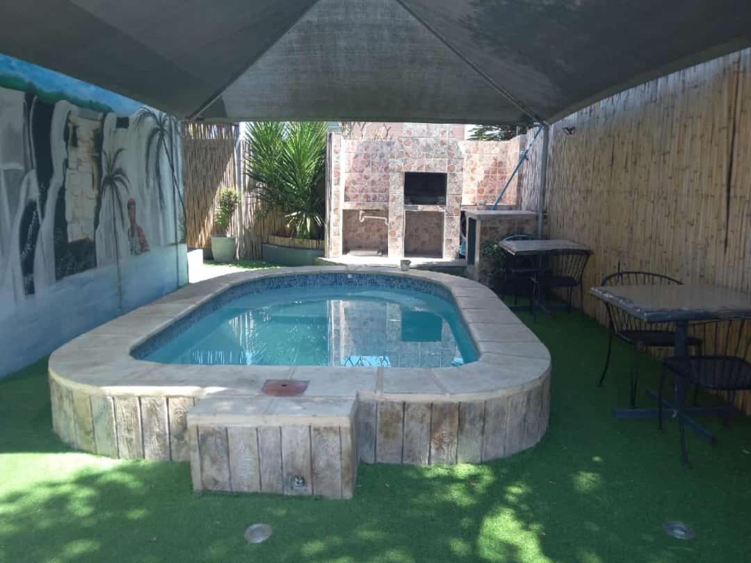 בלוויל Victoria Guest Lodge מראה חיצוני תמונה