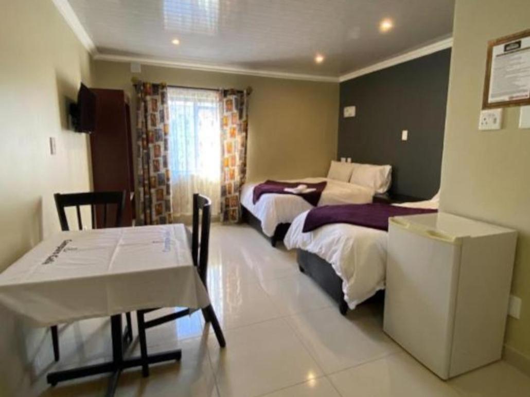בלוויל Victoria Guest Lodge חדר תמונה